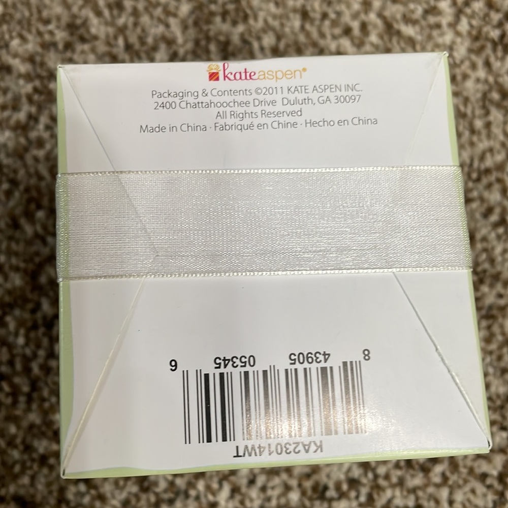 Kate Aspen Sweet As Can Bee Ceramic Honey Pot with Wooden Dipper (Set of 4) - Picture 5 of 8